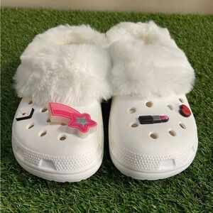 Crocs Mammoth Light Up Charm Clog Womens Size 8 White Fuzzy Fur Lined NEW